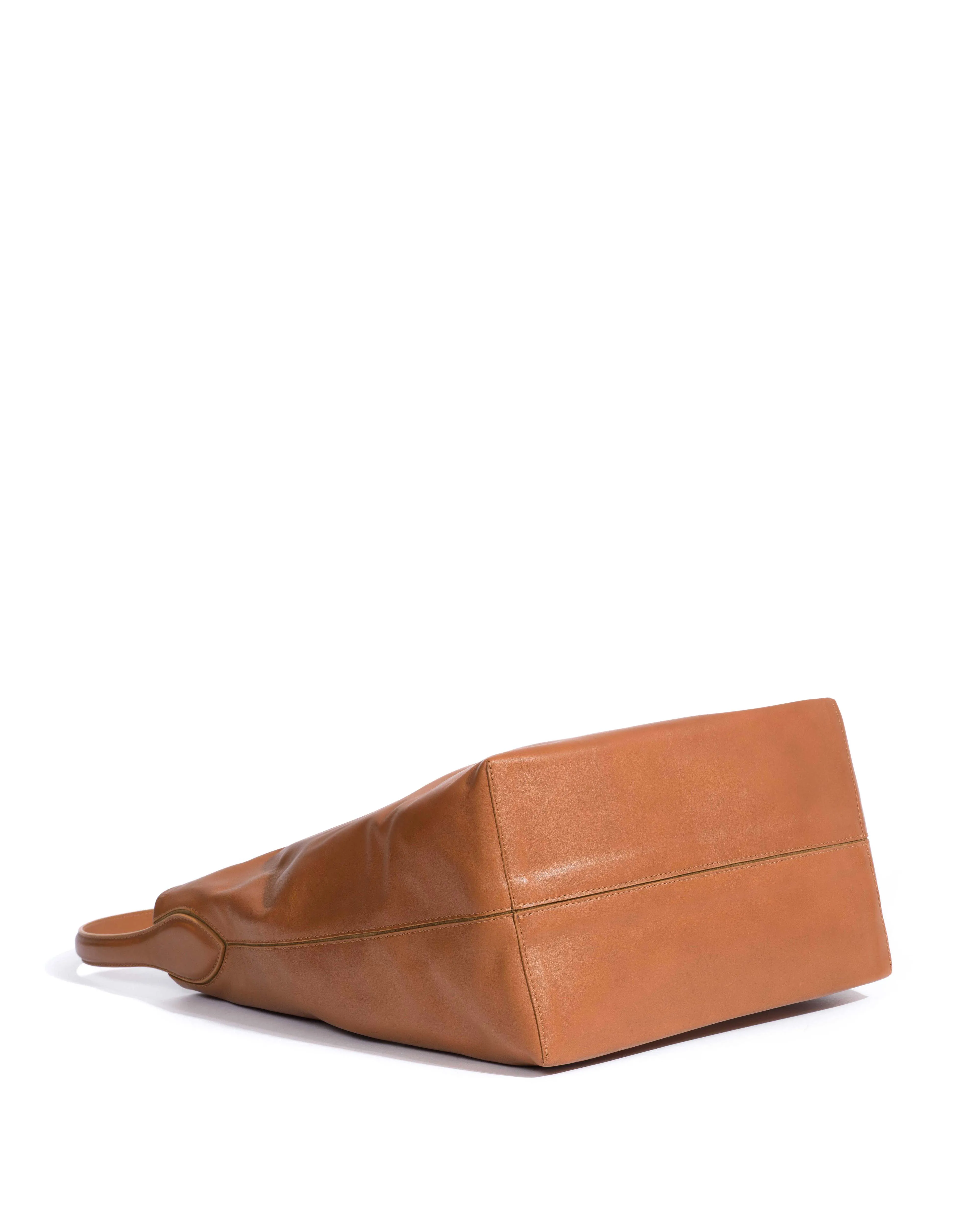 Versa slouchy everyday bag Soft calf Camel sold by Anonymous Copenhagen product image thumbnail 4