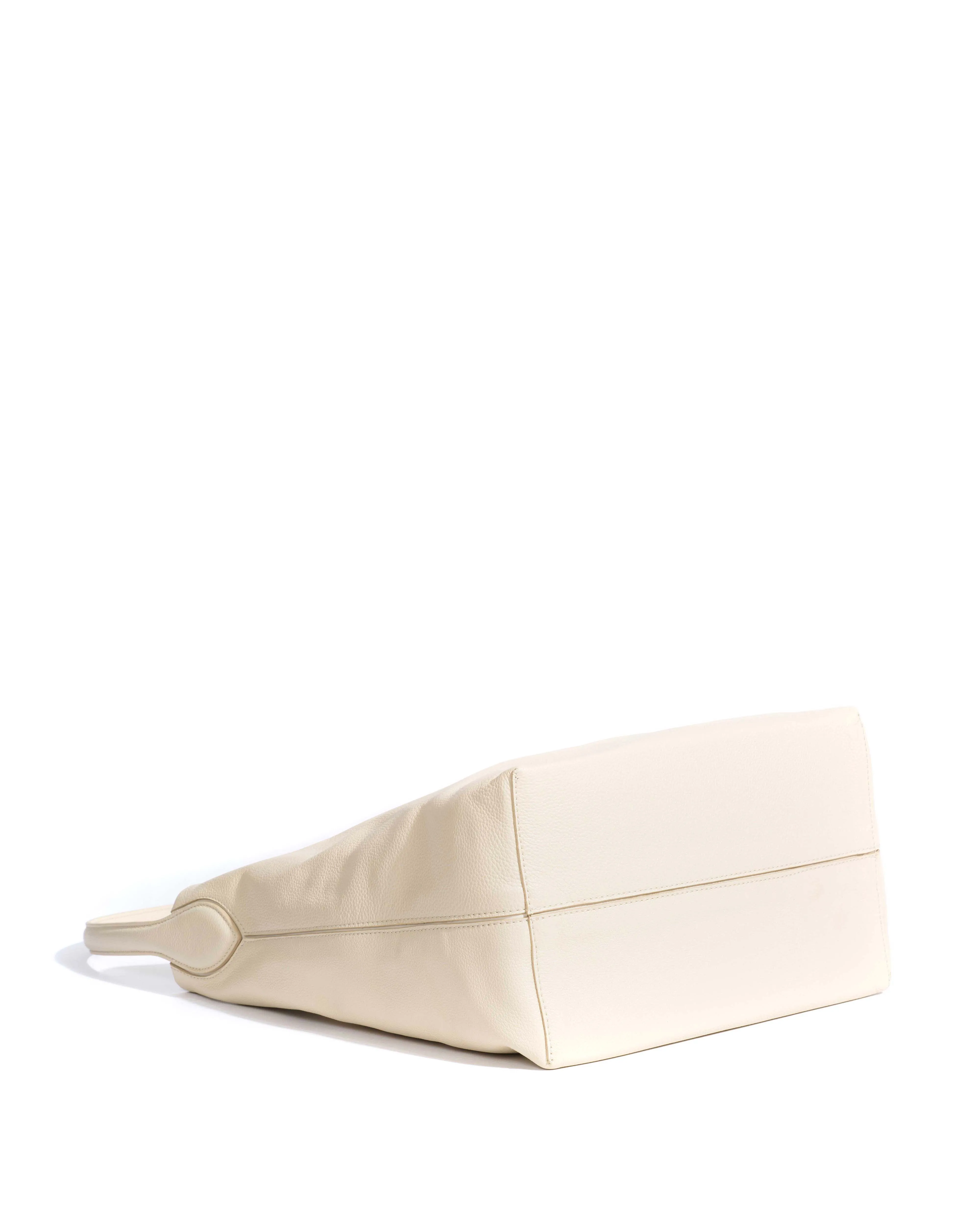 Versa slouchy everyday bag Pebbled soft calf White sand sold by Anonymous Copenhagen product image thumbnail 4