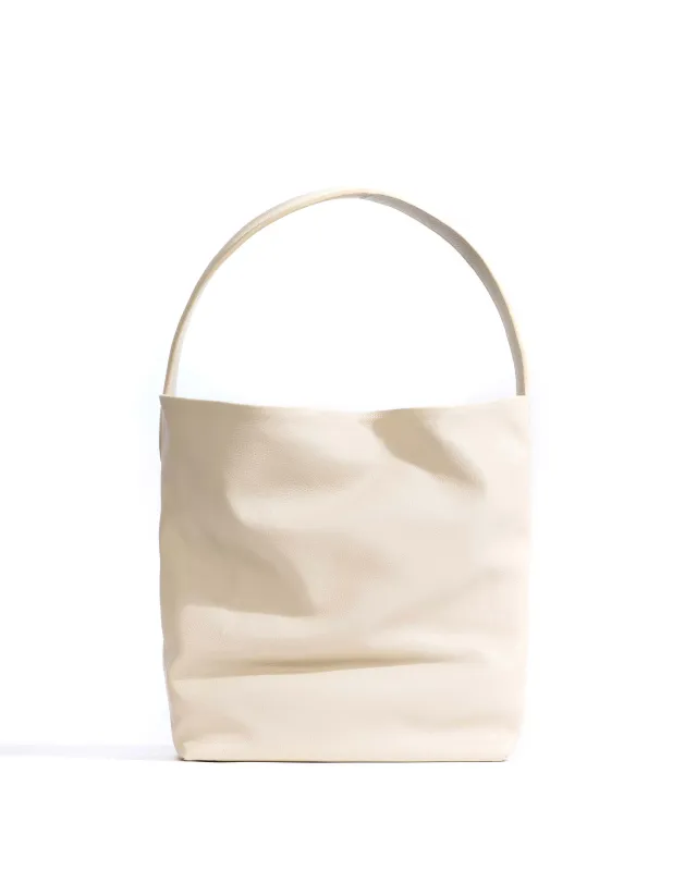 Versa slouchy everyday bag Pebbled soft calf White sand made by Anonymous Copenhagen