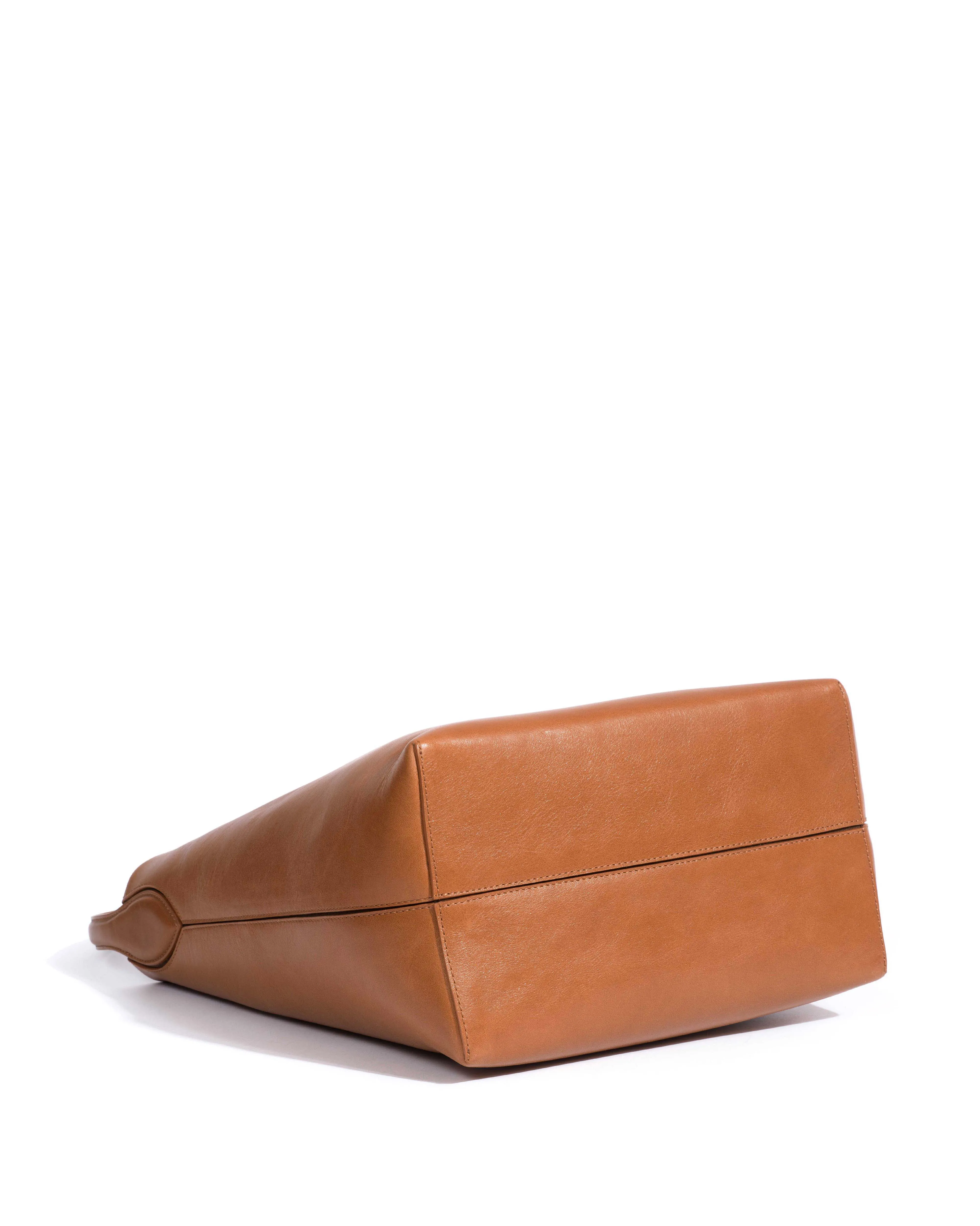 Versa everyday bag Vegetal soft calf Cinnamon sold by Anonymous Copenhagen product image thumbnail 4