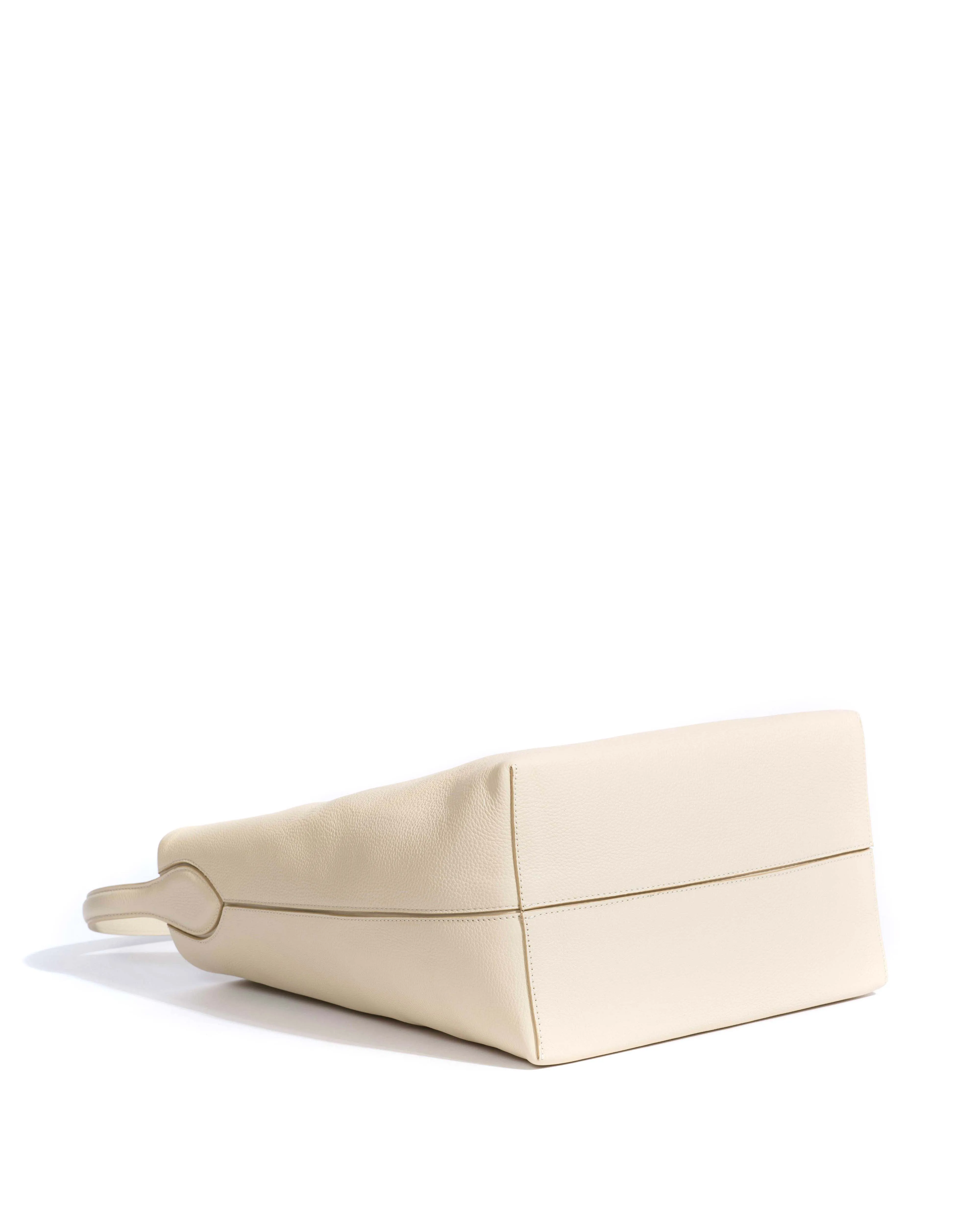 Versa everyday bag Pebbled soft calf White sand sold by Anonymous Copenhagen product image thumbnail 4