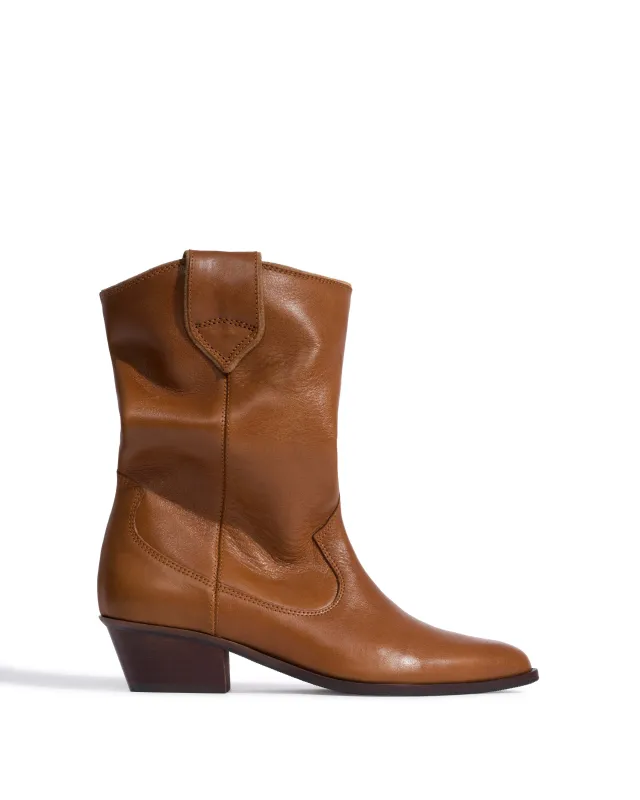 Saseline 35 Vegetal soft calf Cinnamon made by Anonymous Copenhagen