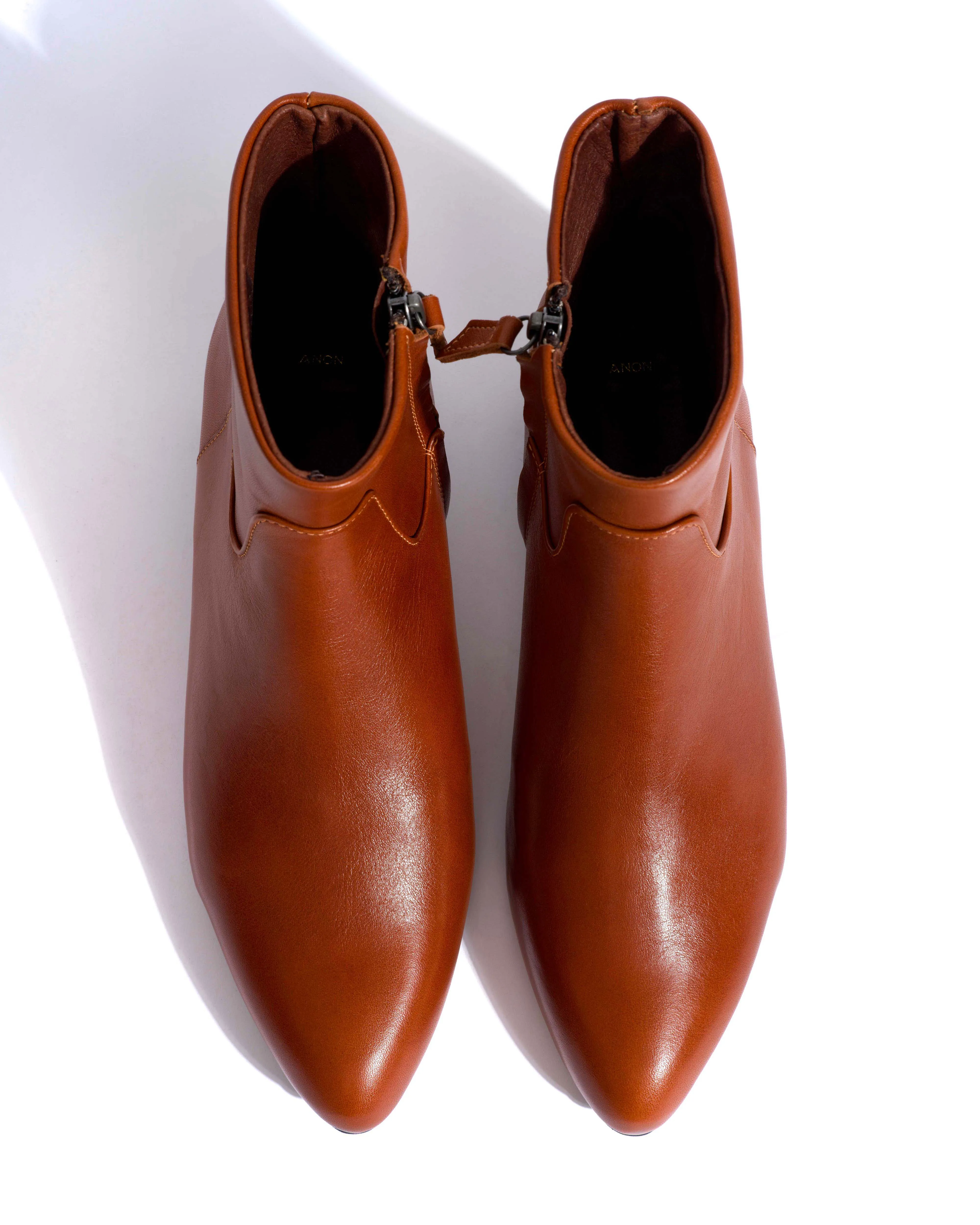 Morie 20 Vegetal soft calf Chestnut sold by Anonymous Copenhagen product image thumbnail 4