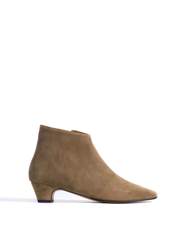 Kyra Calf suede Dried olive made by Anonymous Copenhagen