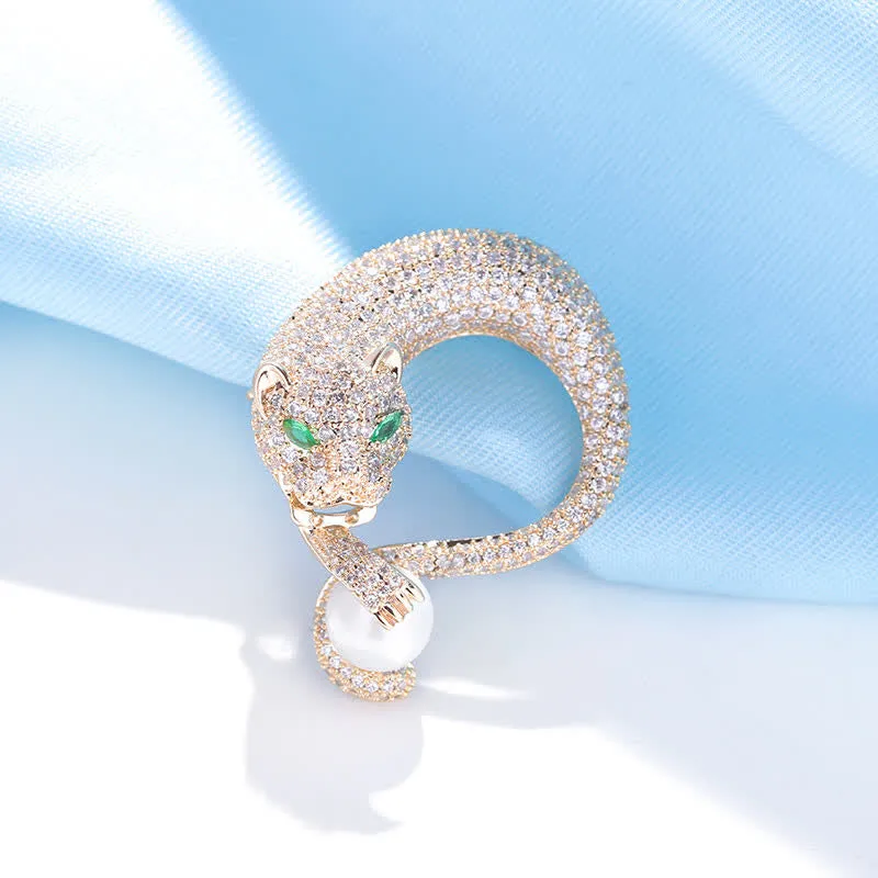 Men's Emerald Eyes Panther Brooch sold by FloralTrip product image thumbnail 2