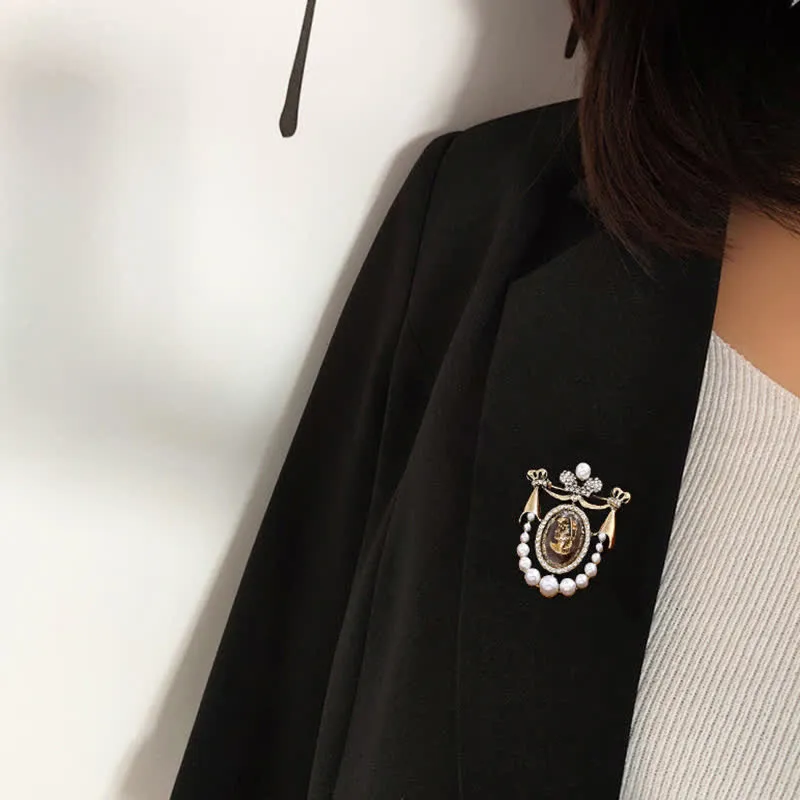 Women's Vintage Lady Face Court Style Pearl Brooch sold by FloralTrip product image thumbnail 2