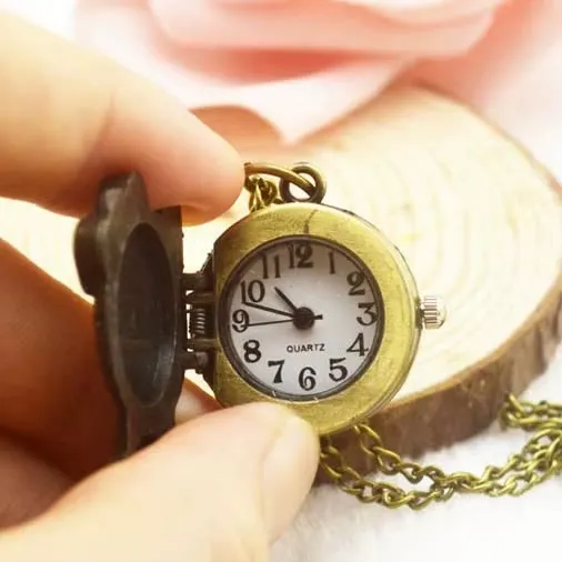 Retro Creative Butterfly Shaped Flip Quartz Pocket Watch sold by FloralTrip product image thumbnail 4