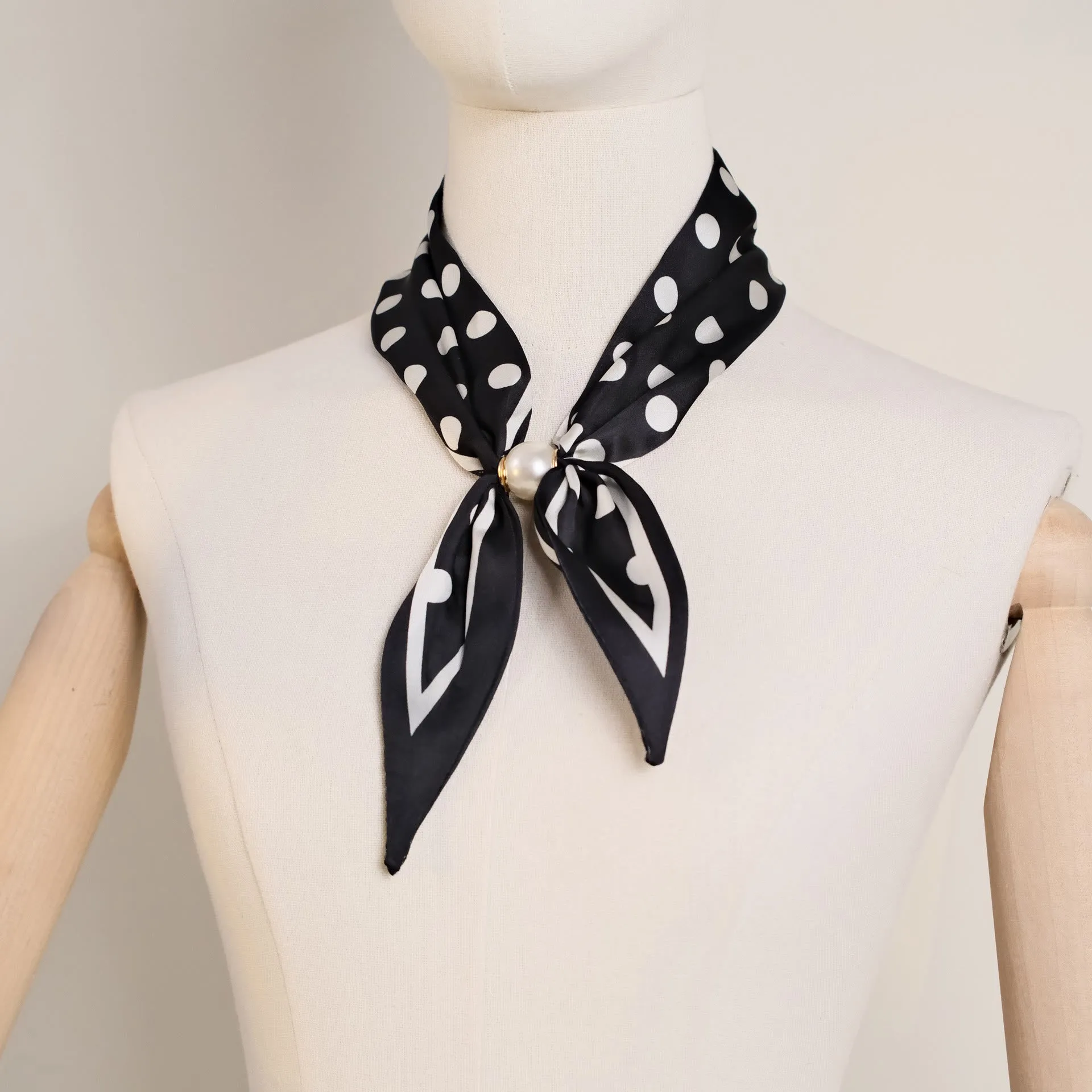 Women's Elegant Retro Pattern Square Scarf sold by FloralTrip product image thumbnail 4