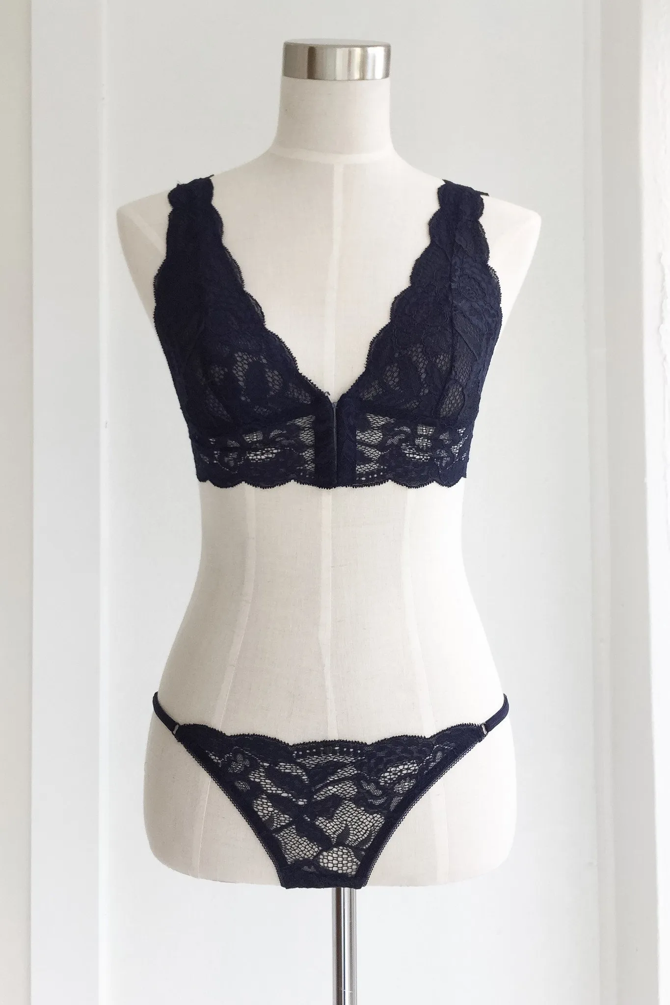 Fortuna Front Close Bralette sold by Salua Lingerie product image thumbnail 5