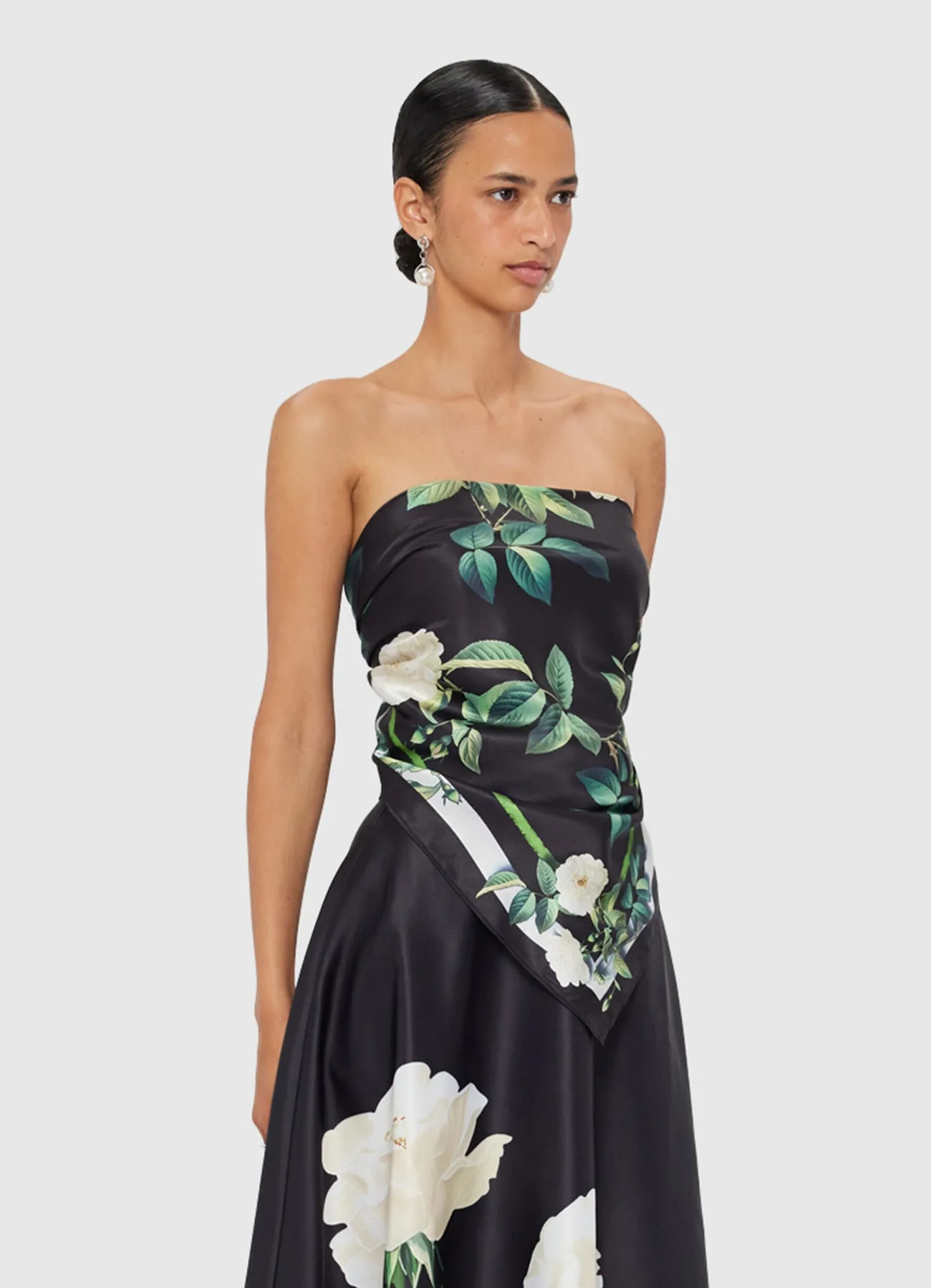 Small Scarf - White Rose Print sold by LEO LIN product image thumbnail 3