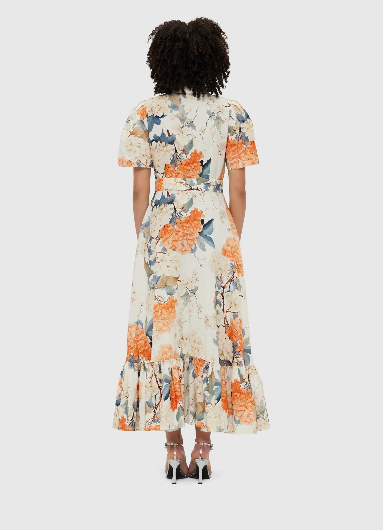 Becca Short Sleeve Midi Dress - Hydrangea Print in Vanilla sold by LEO LIN product image thumbnail 4