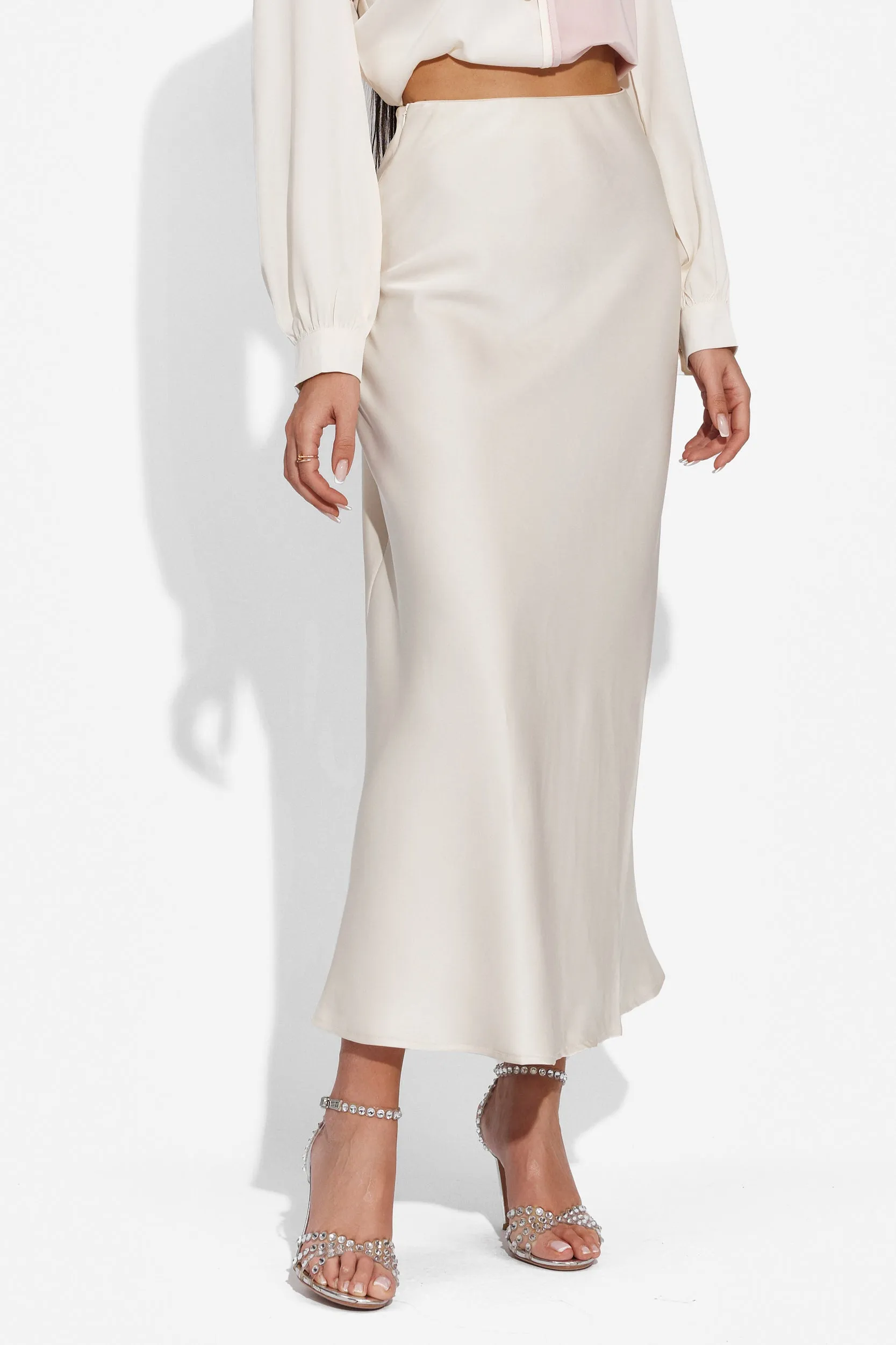 Fusta dama lunga saten bej Rozita Bogas sold by bogas product image thumbnail 4