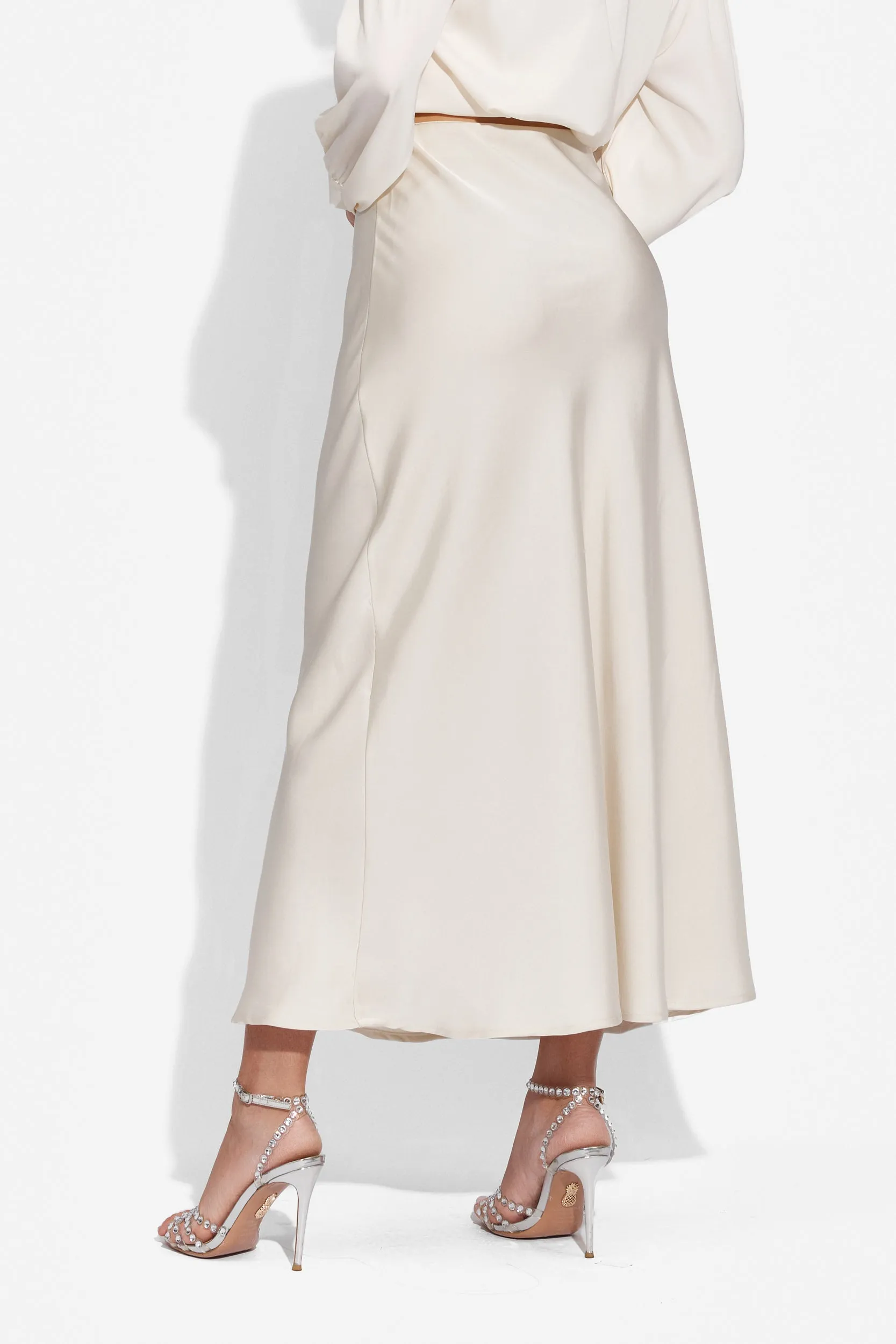 Fusta dama lunga saten bej Rozita Bogas sold by bogas product image thumbnail 2