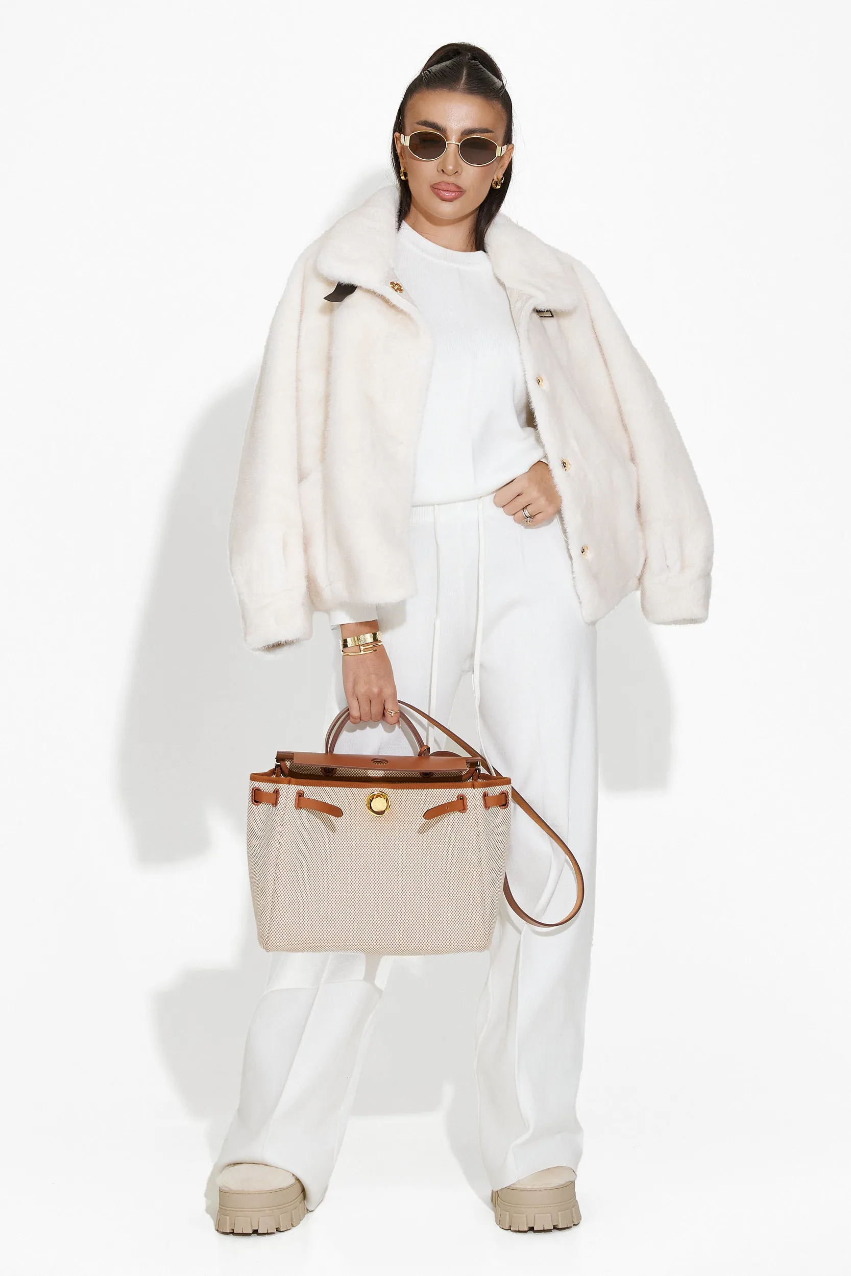 Compleu cu pantaloni alb Elisia Bogas sold by bogas