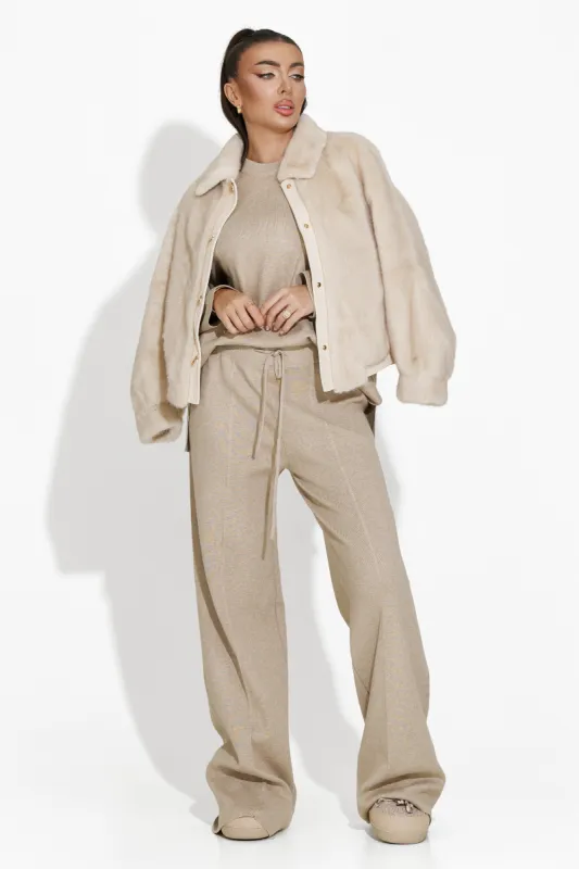 Compleu cu pantaloni bej Elisia Bogas sold by bogas