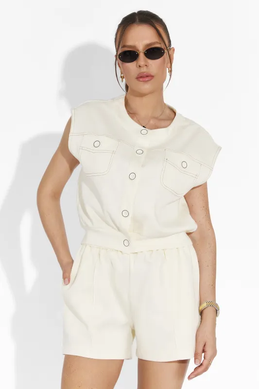 Compleu cu pantaloni scurti bej Zipo Bogas sold by bogas