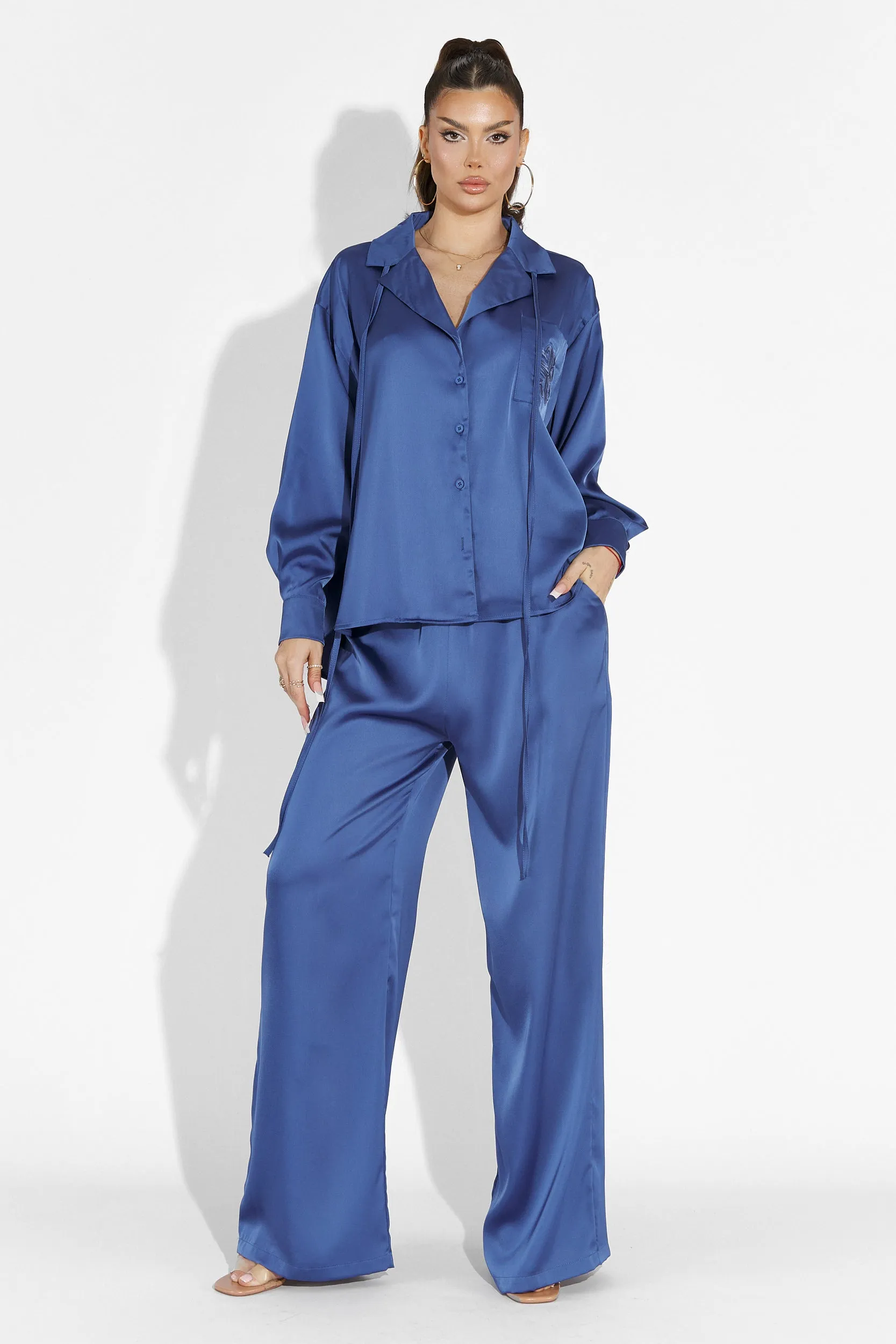 Compleu cu pantaloni bleumarin Nikanor Bogas sold by bogas