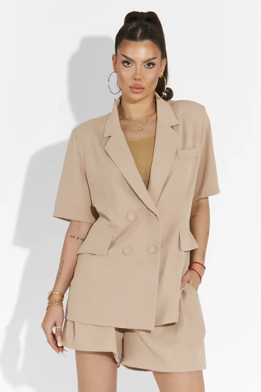 Compleu cu pantaloni scurti bej Dazy Bogas sold by bogas