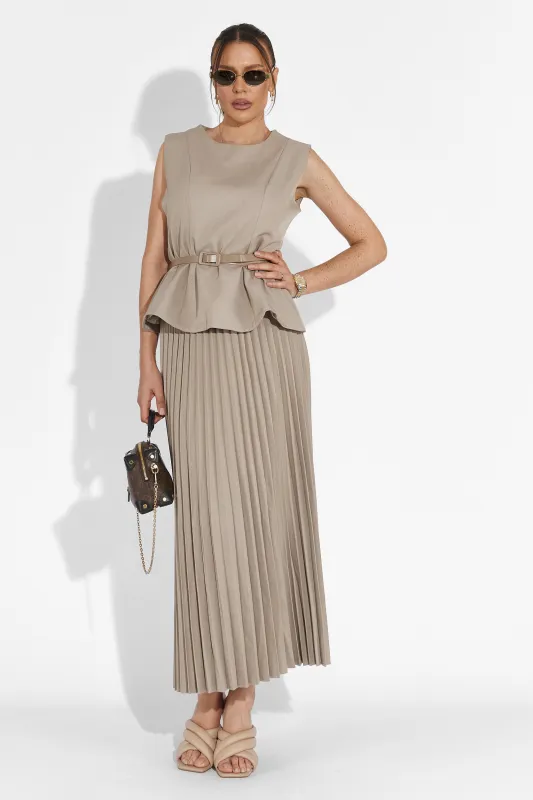 Compleu cu fusta bej Coryne Bogas sold by bogas