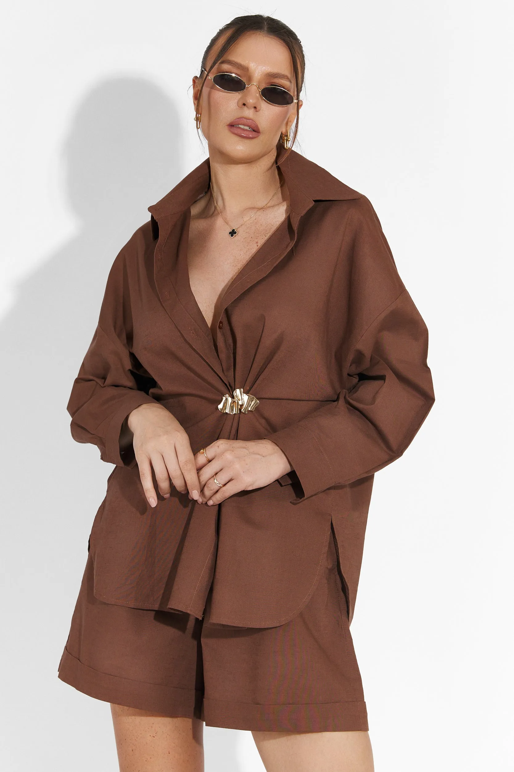 Compleu cu pantaloni scurti maro Wipy Bogas sold by bogas