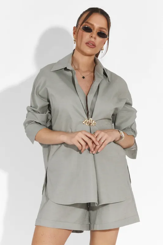 Compleu cu pantaloni scurti gri Wipy Bogas sold by bogas