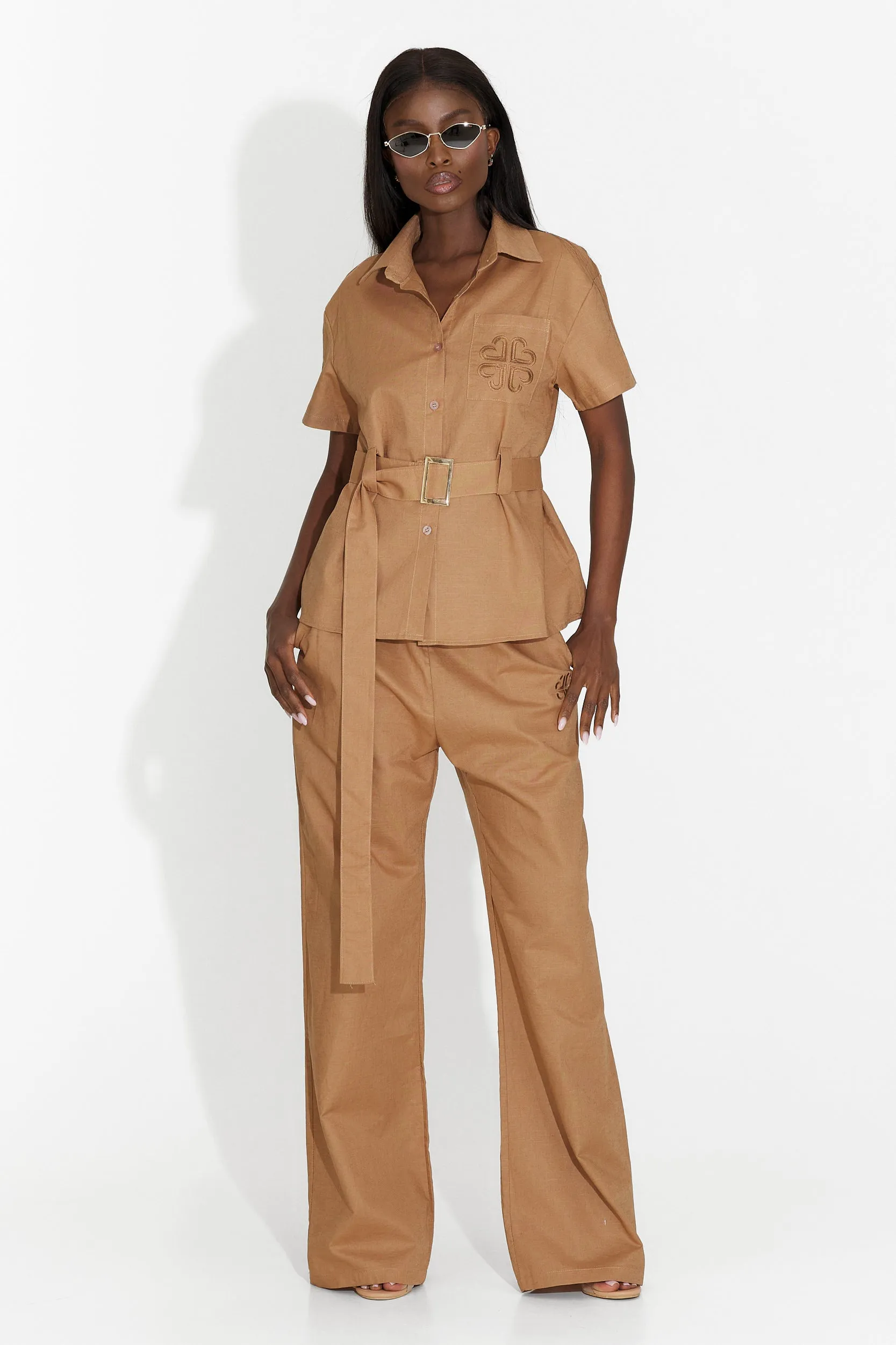 Compleu cu pantaloni maro Fuisa Bogas sold by bogas