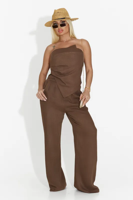 Compleu cu pantaloni maro Holum Bogas sold by bogas