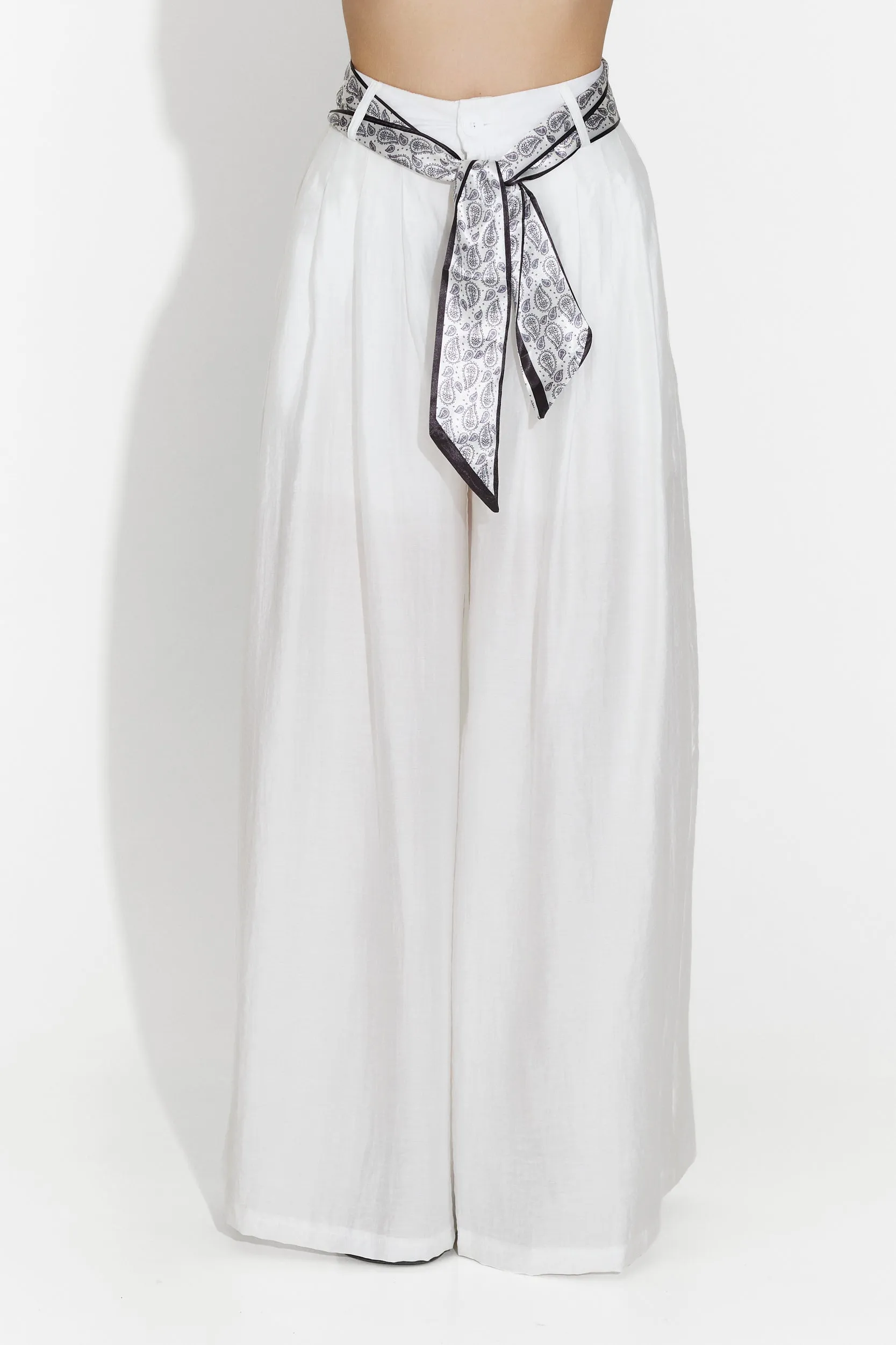 Pantaloni dama casual albi Benito Bogas sold by bogas product image thumbnail 2