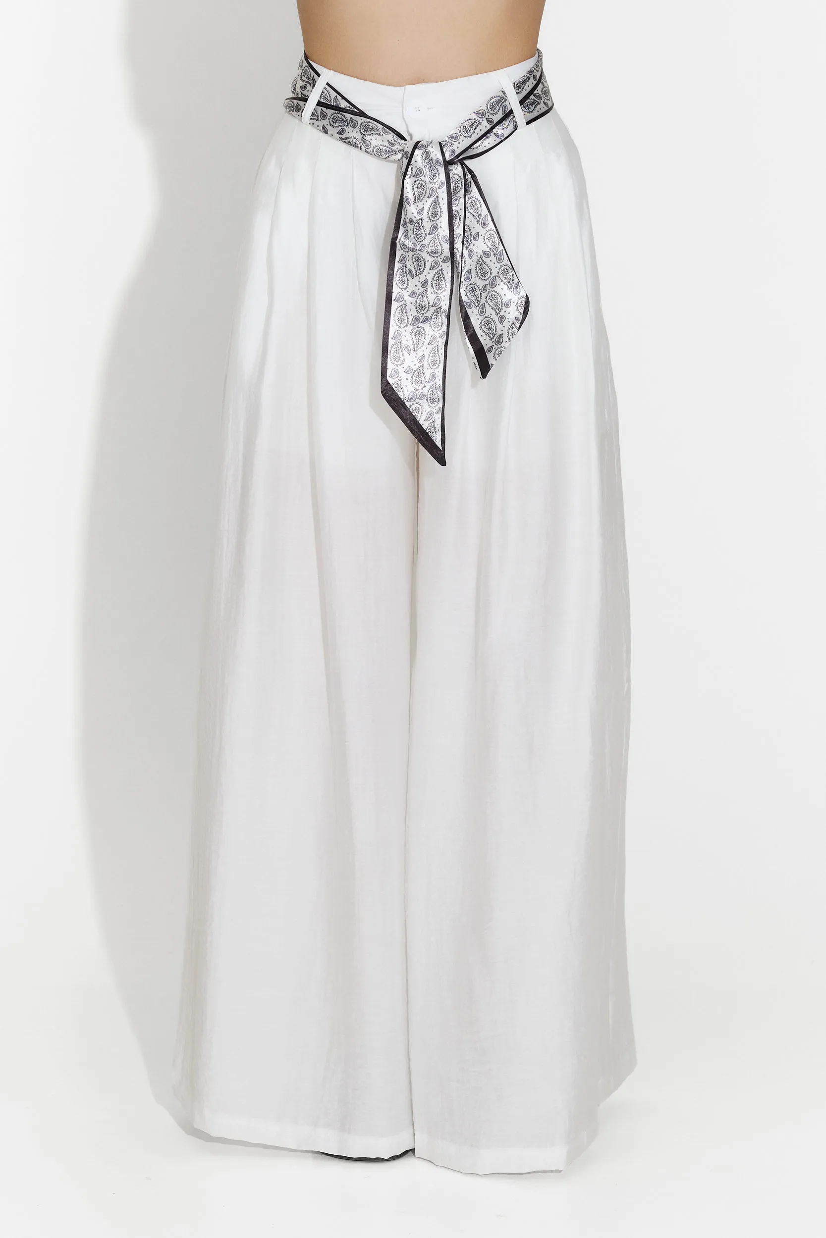 Pantaloni dama casual albi Benito Bogas sold by bogas product image thumbnail 3