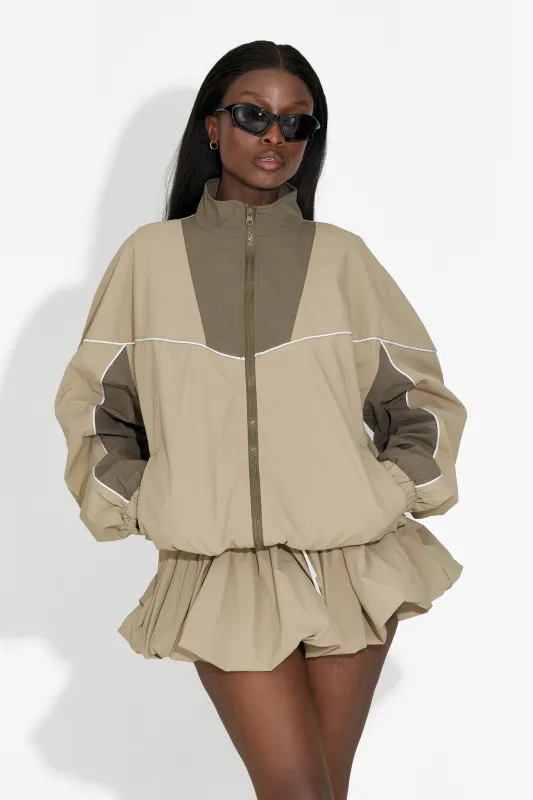 Compleu cu fusta pantaloni bej Selmira Bogas sold by bogas