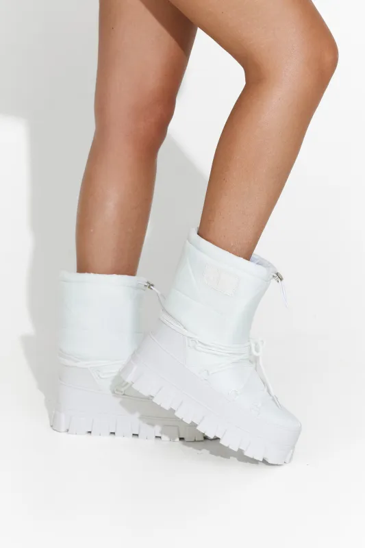 Boots dama alb Vanesia Bogas sold by bogas