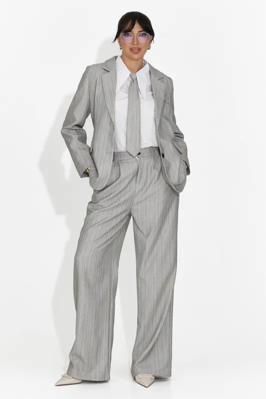 Costum dama 3 piese sacou + pantaloni + cravata gri Manila Boga made by bogas