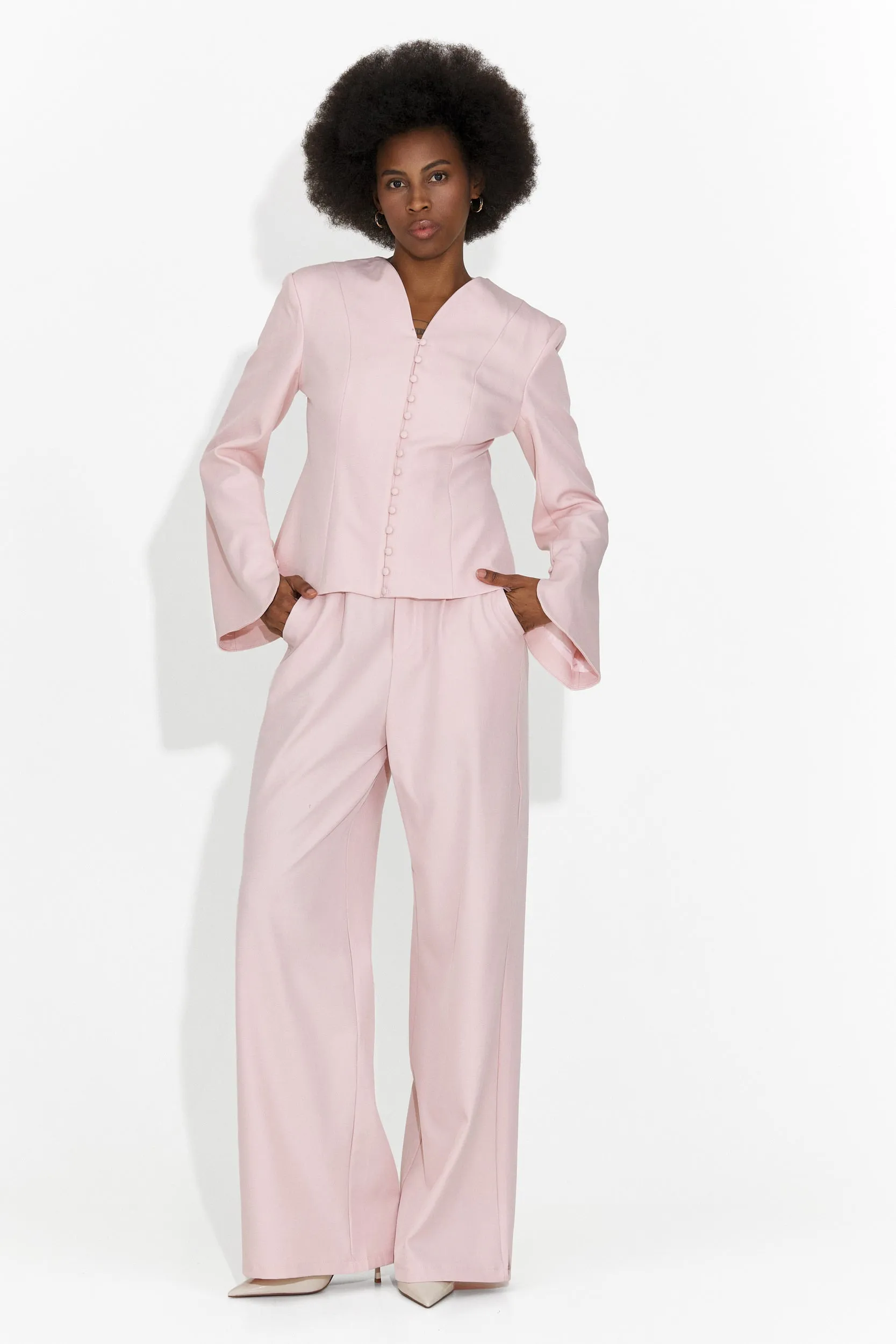 Costum cu pantaloni elegant roz Jayne Bogas sold by bogas