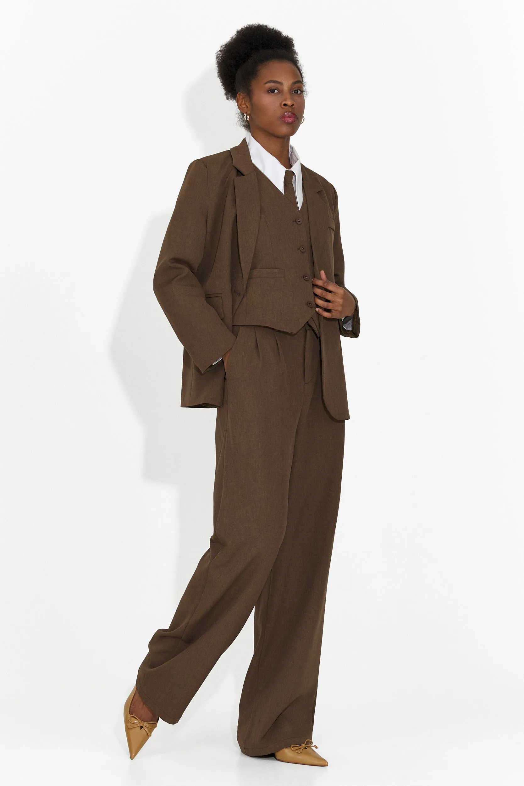 Costum 4 piese pantaloni + vesta + sacou + cravata maro Meldora sold by bogas product image thumbnail 4