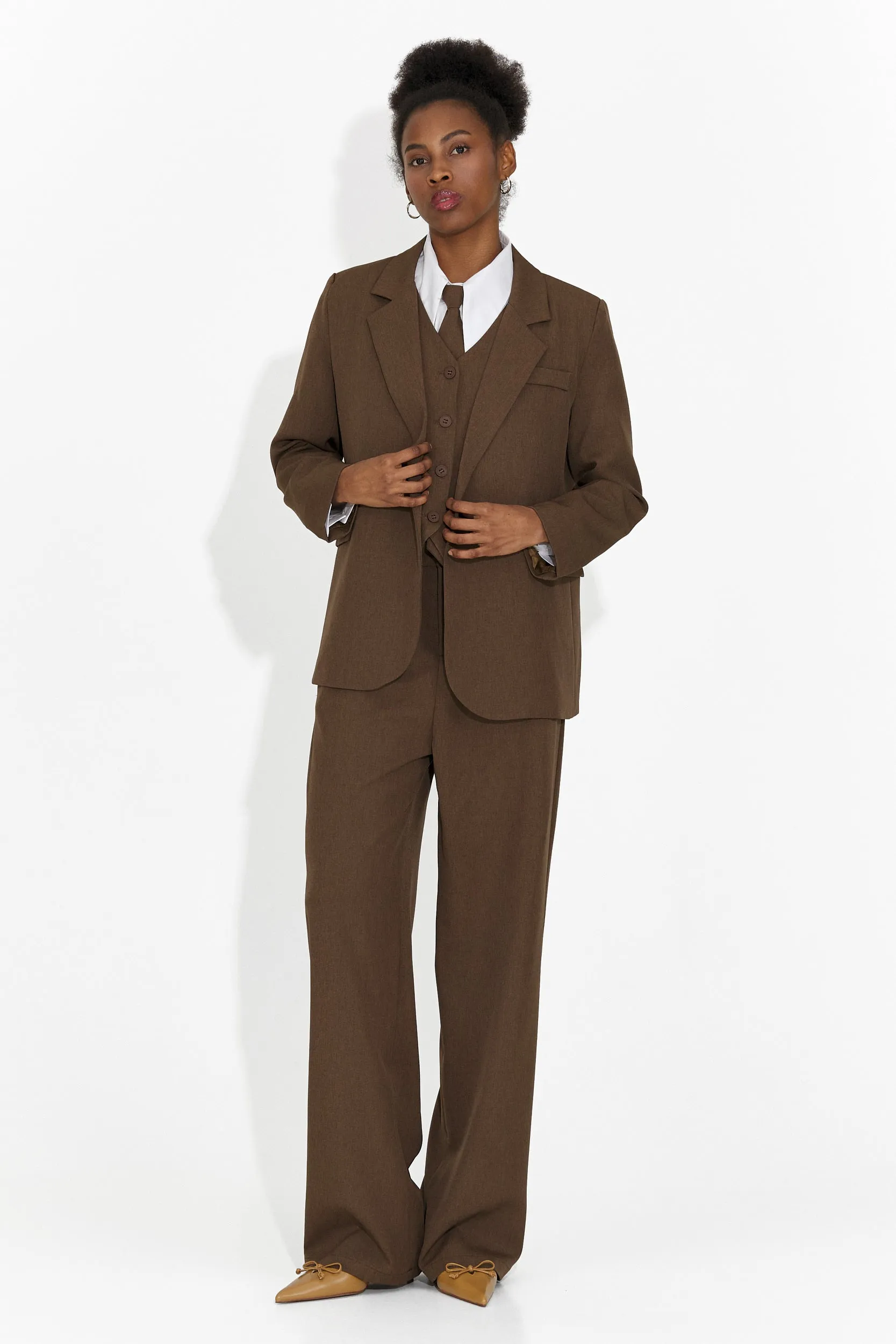 Costum 4 piese pantaloni + vesta + sacou + cravata maro Meldora sold by bogas product image thumbnail 2