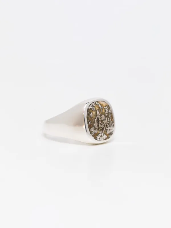 Signet Ring with Custom Stone made by Bloedstone