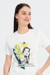 Women Ivory Printed T-Shirt sold by Redtag