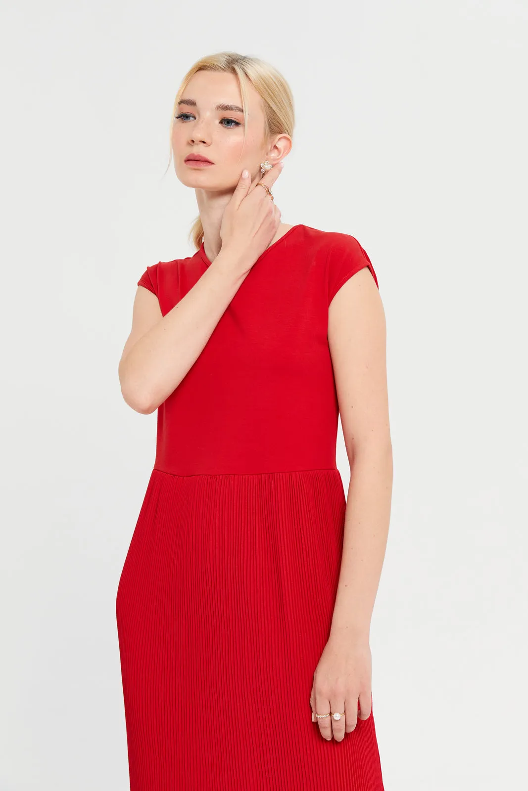 Women Red Plain Pleated Dress sold by Redtag product image thumbnail 2
