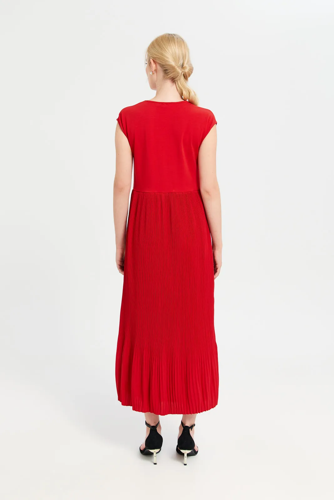 Women Red Plain Pleated Dress sold by Redtag product image thumbnail 3