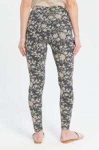 Women Black Printed Leggings sold by Redtag