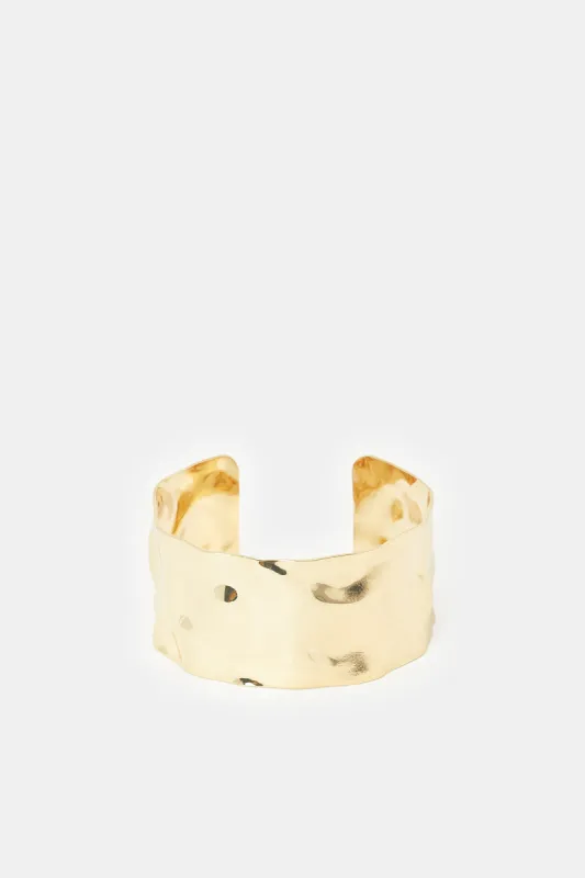 Women Gold Embossed Bracelet made by Redtag