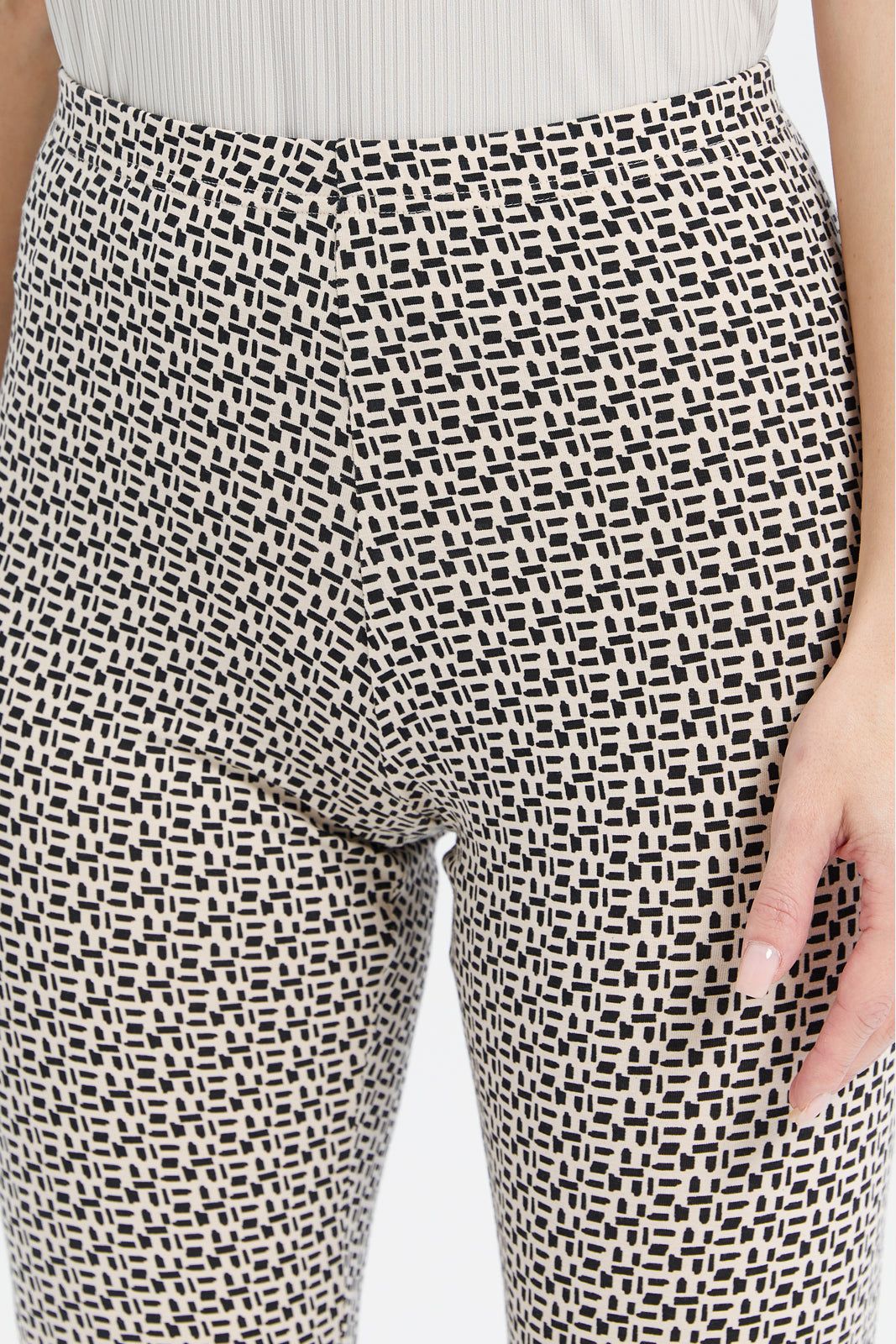 Women Beige And Black Printed Leggings sold by Redtag product image thumbnail 4