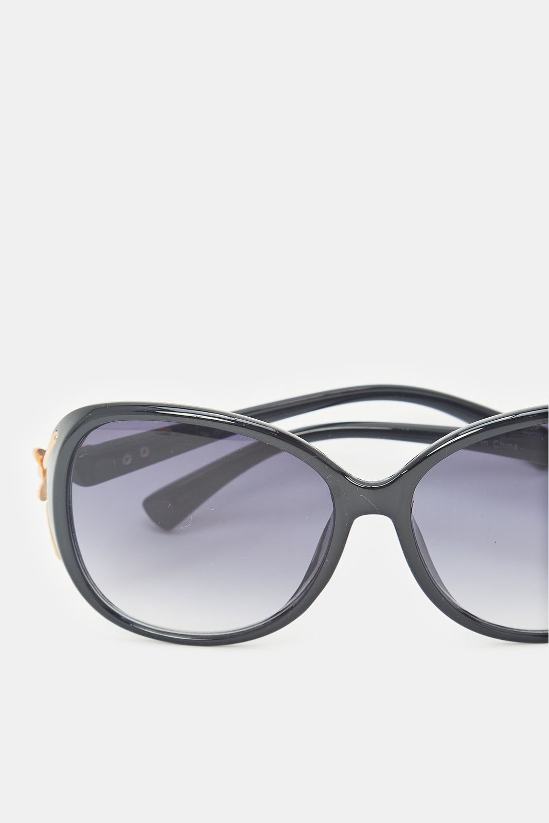 Women Black Oversized Sunglasses sold by Redtag product image thumbnail 4