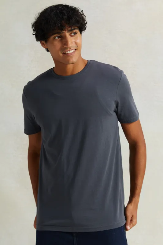 Men Charcoal Solid Crew Neck T-Shirt sold by Redtag