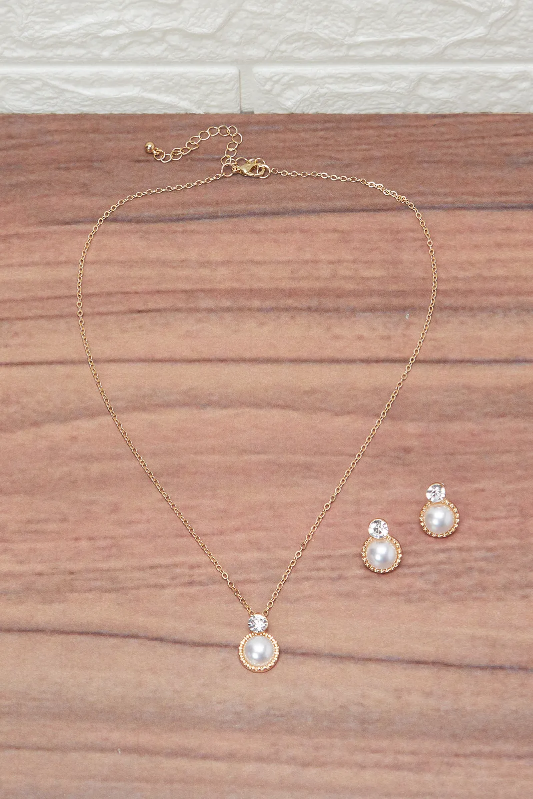 Women Gold Pearls Necklace And Earring Set (2 Piece) sold by Redtag