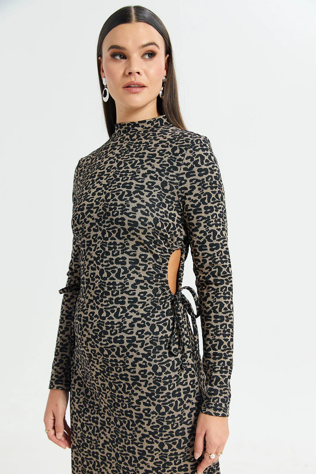 Women Beige And Black Side Ruched Printed Dress sold by Redtag product image thumbnail 2