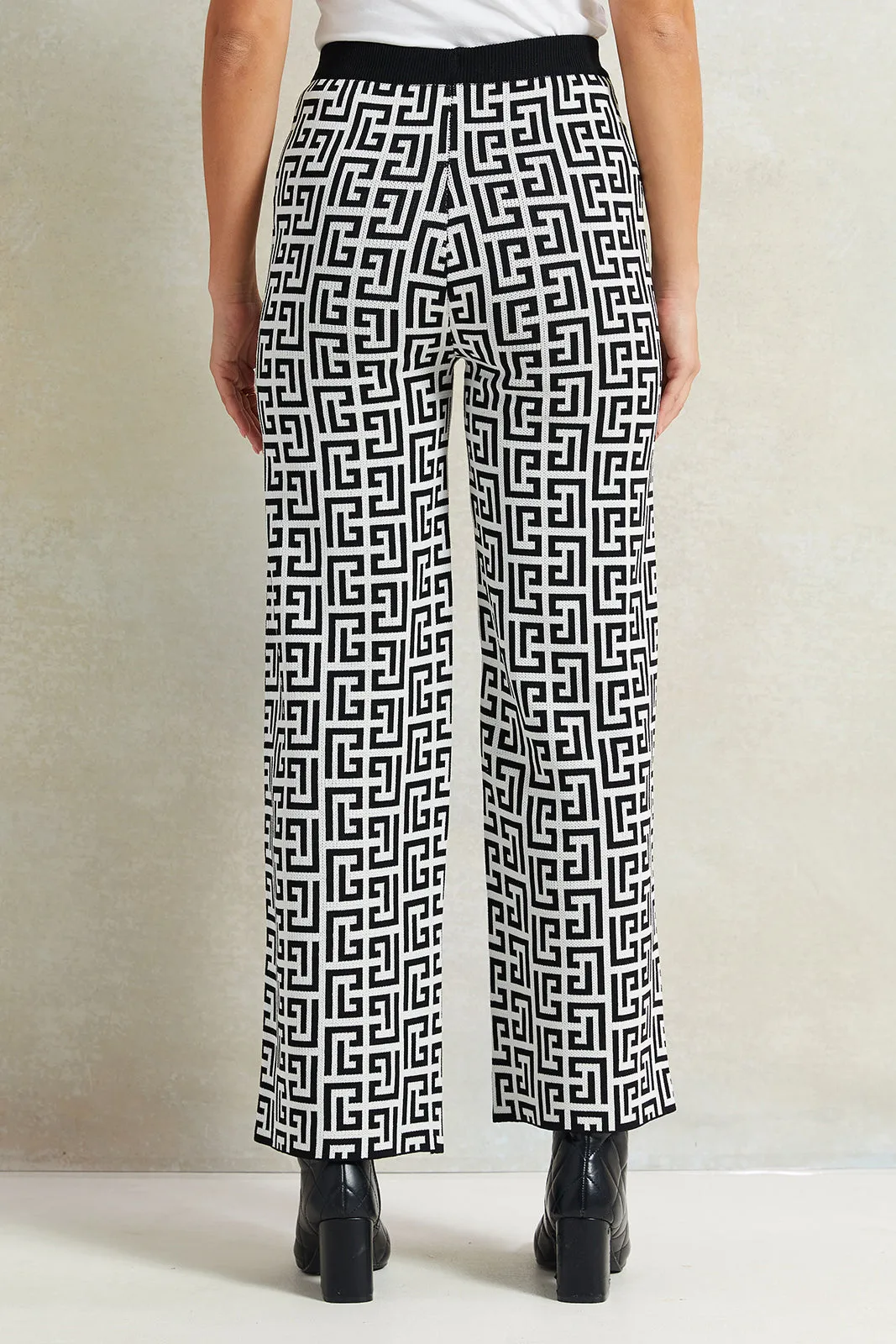 Women Black Printed Wide Leg Pants sold by Redtag product image thumbnail 3