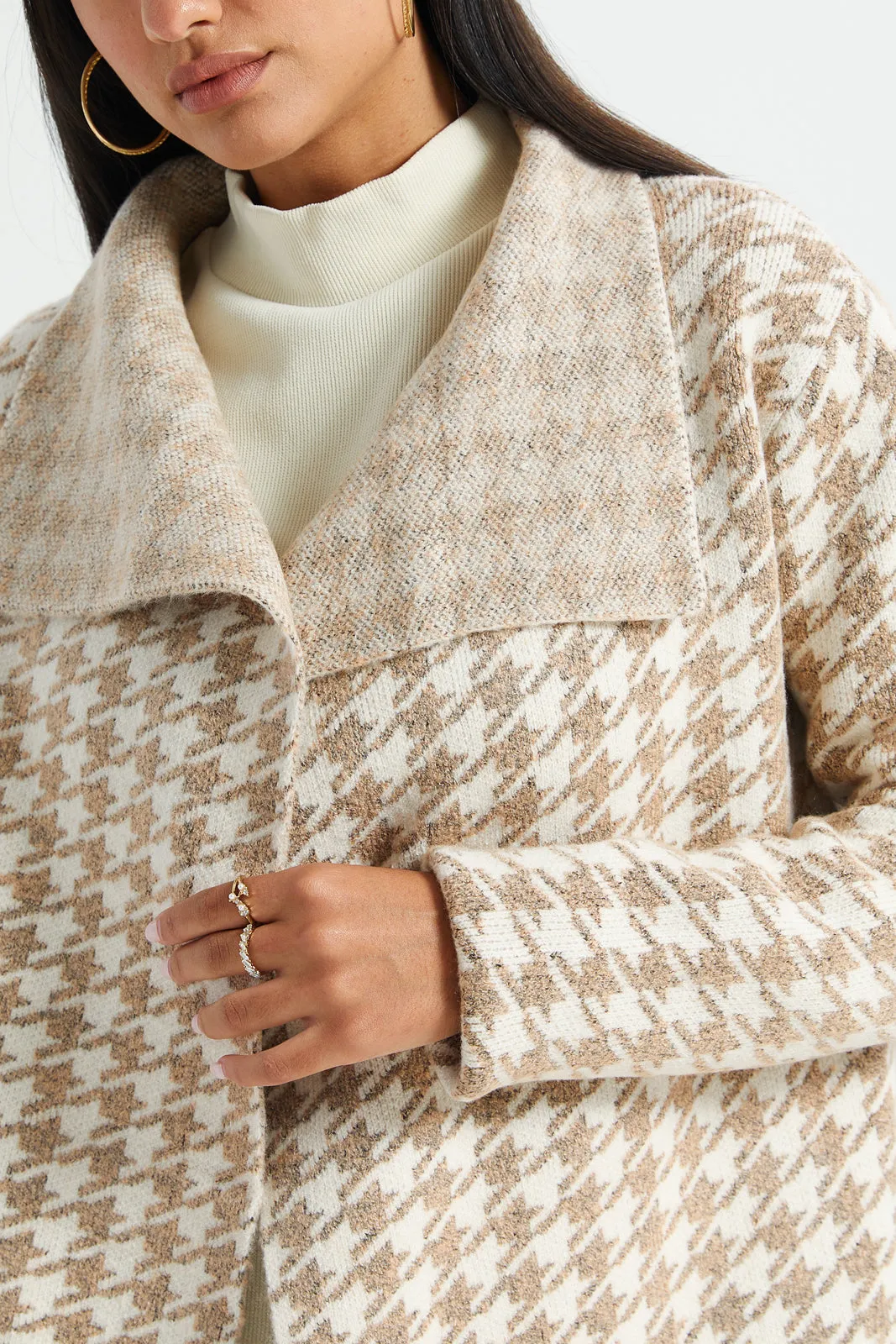 Women Beige And White Printed Longline Knitted Cardigan sold by Redtag product image thumbnail 4