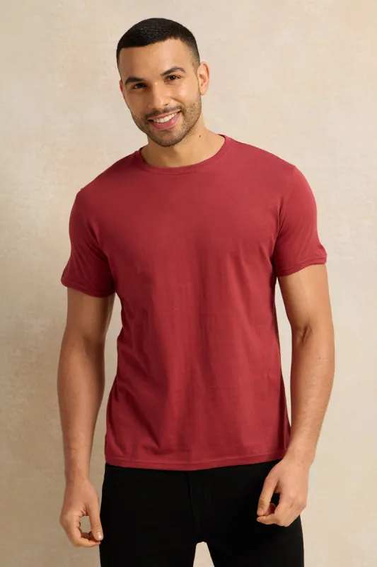 Men Burgundy Basic Crew Neck T-Shirt sold by Redtag
