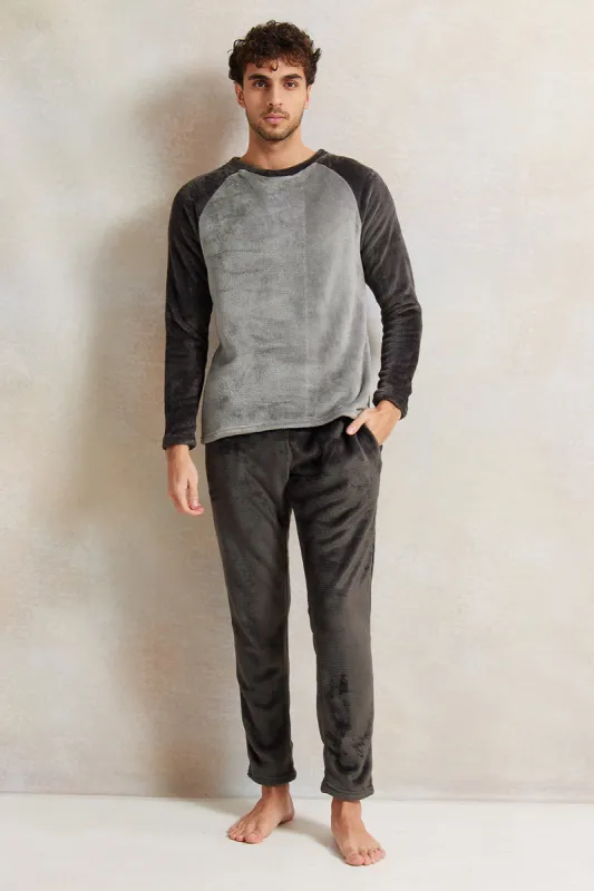 Men Charcoal Soft Fleece Pyjama Set (2 Piece) sold by Redtag